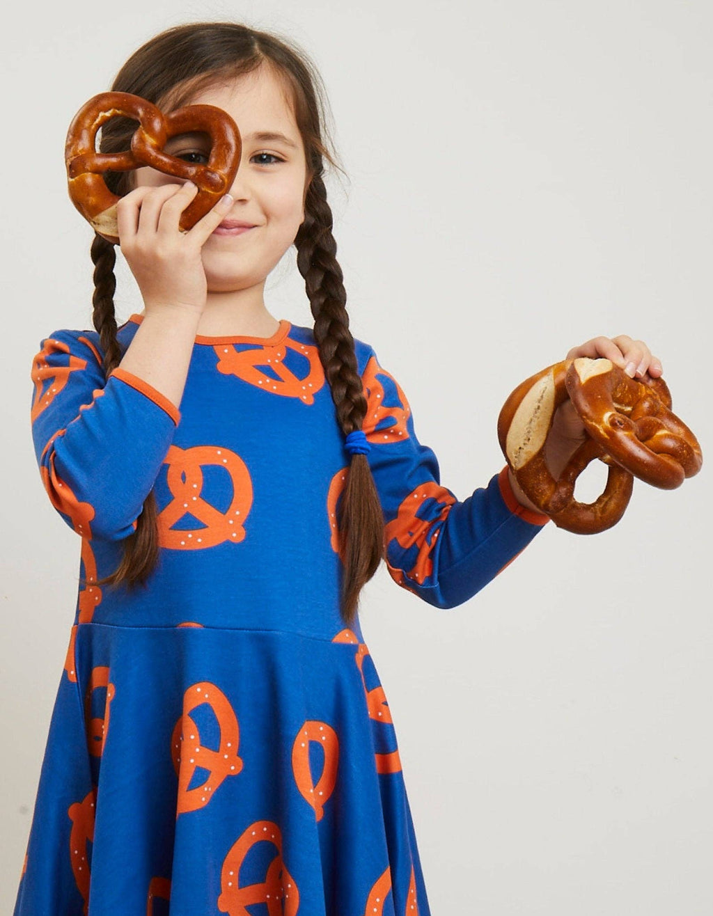 Bio-Baumwoll Kinder Skaterkleid langarm mit Brezel-Druck