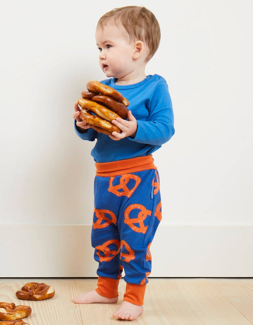 Bio-Baumwoll Baby Pumphose mit Brezel-Druck