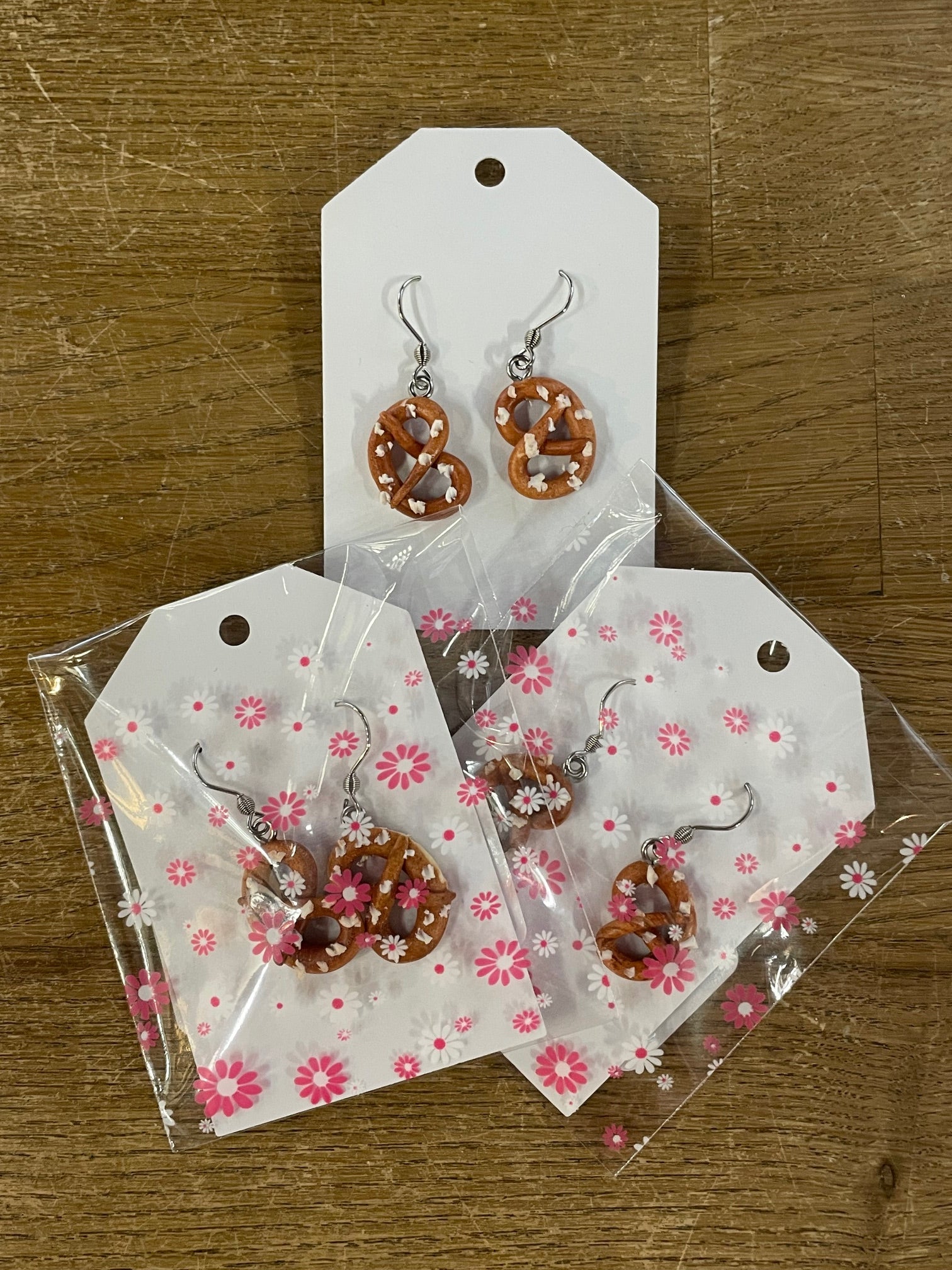 Ohrringe in Brezelform - handmade